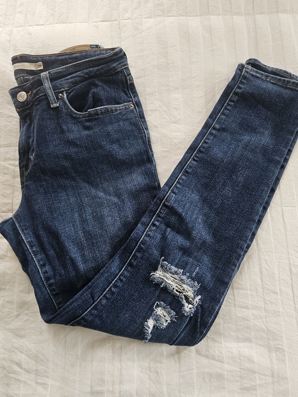 Levis 711 Skinny Distressed Denim Jeans, Size 29